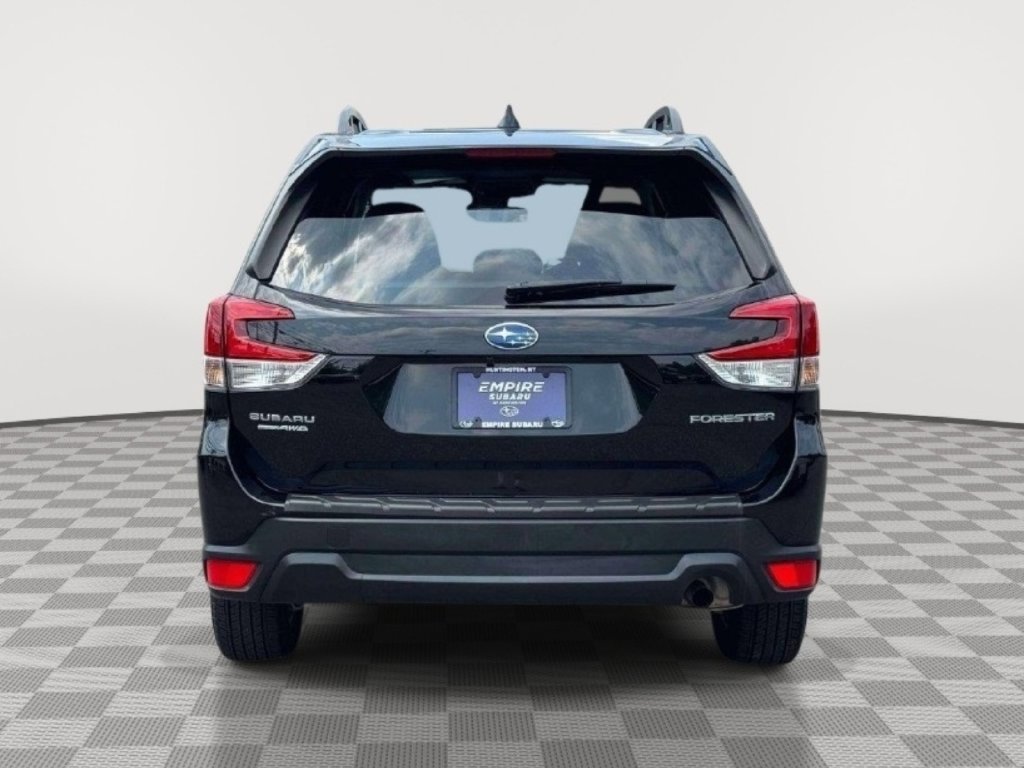 Used 2023 Subaru Forester Premium AWD/4WD image 9