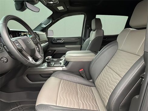 Used 2025 Chevrolet Silverado 1500 ZR2 w/ Technology Package image 19