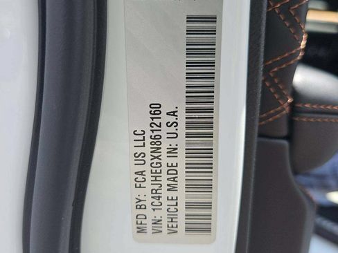 Used 2022 Jeep Grand Cherokee Summit AWD/4WD image 14