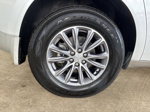 Used 2022 Buick Enclave Essence image 39