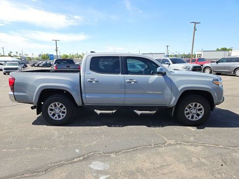 Used 2019 Toyota Tacoma SR5 AWD/4WD image 4