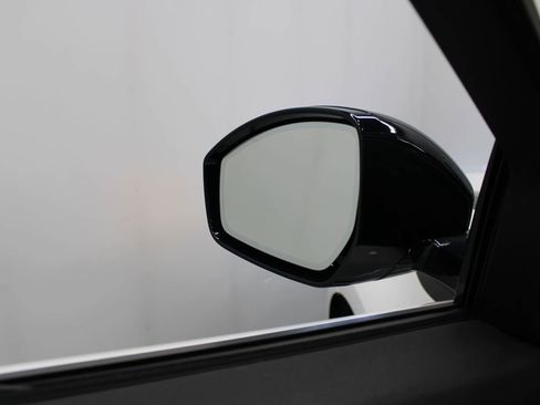 Used 2023 Land Rover Range Rover Evoque R-Dynamic S image 11