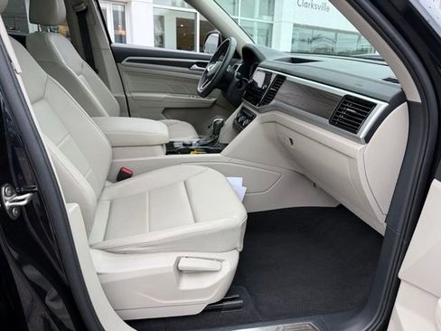 Certified 2023 Volkswagen Atlas SE w/ Panoramic Sunroof Package AWD/4WD image 24