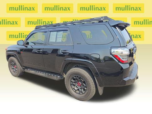 Used 2022 Toyota 4Runner SR5 Premium w/ Moonroof Package AWD/4WD image 11