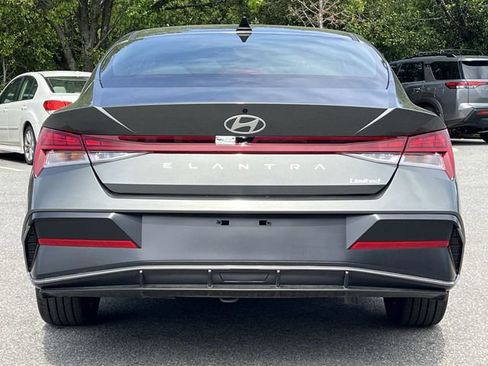 New 2026 Hyundai Elantra Limited FWD image 36