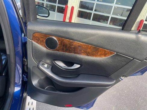 Used 2018 Mercedes-Benz GLC 300 4MATIC image 17