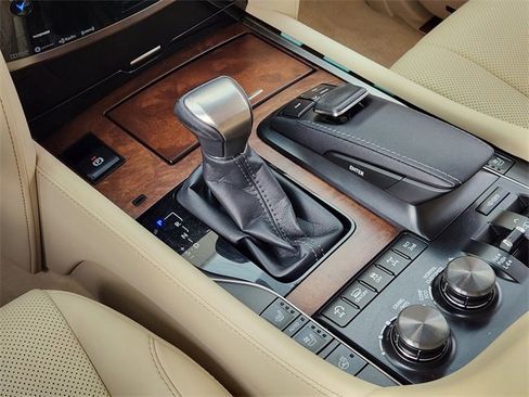 Used 2016 Lexus LX 570 4WD image 18