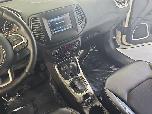 Used 2019 Jeep Compass Latitude w/ Cold Weather Group AWD/4WD image 23