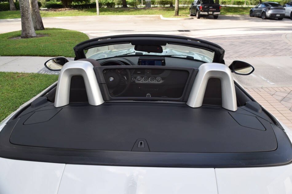Used 2014 BMW Z4 sDrive35i RWD image 44