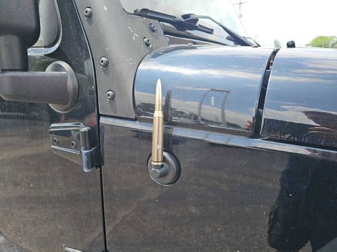 Used 2014 Jeep Wrangler Unlimited Rubicon w/ Connectivity Group image 21