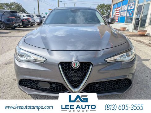 Used 2017 Alfa Romeo Giulia Ti w/ TI 19" Sport Package RWD image 8