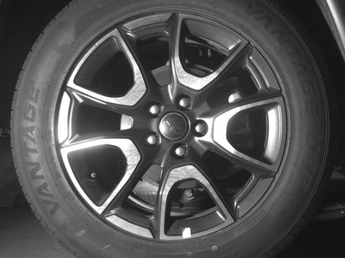 Used 2025 Jeep Compass Trailhawk image 15