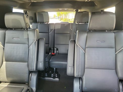 Used 2023 Cadillac Escalade Premium Luxury image 15