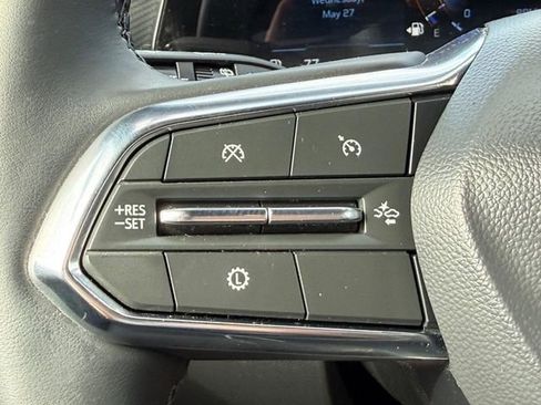Used 2026 Chevrolet Equinox LT w/ Convenience Package II FWD image 13