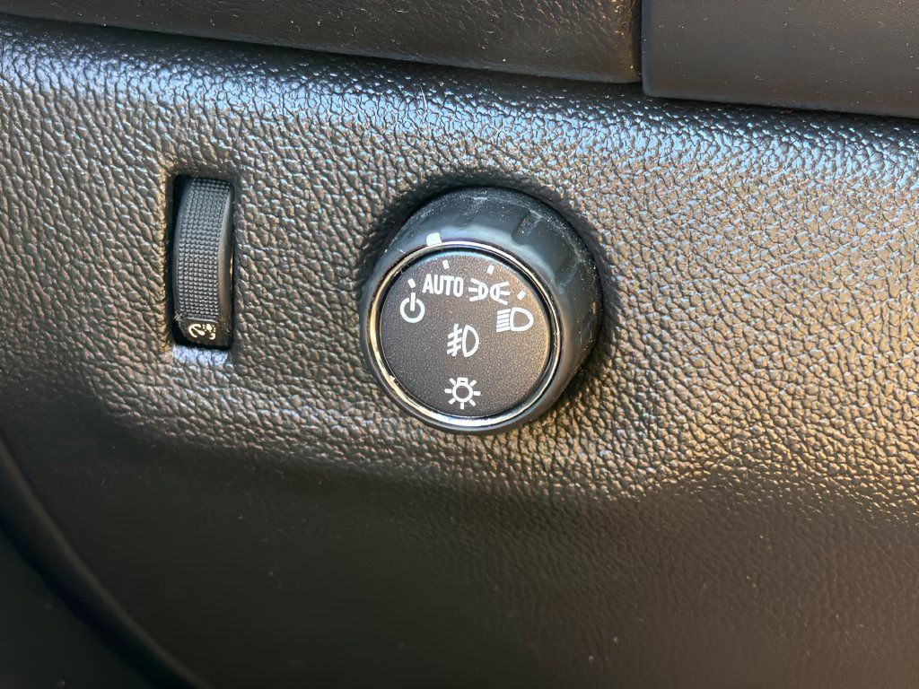 Used 2020 GMC Canyon SLE w/ Elevation Edition RWD image 19