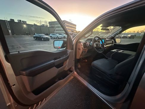 Used 2023 Ford F150 XLT image 9