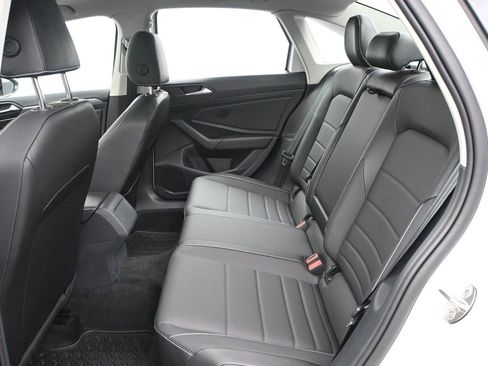 Used 2023 Volkswagen Jetta SE w/ Panoramic Sunroof Package FWD image 8