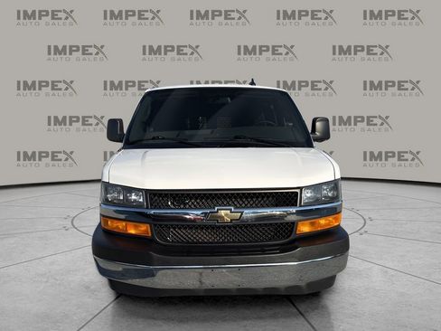 Used 2024 Chevrolet Express 2500 w/ Driver Convenience Package image 8