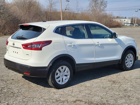 Used 2020 Nissan Rogue Sport S image 5