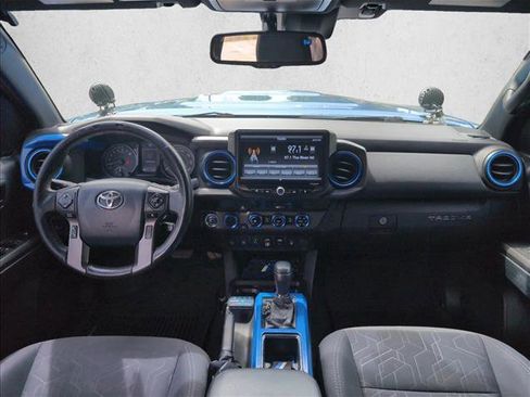 Used 2018 Toyota Tacoma TRD Sport w/ Technology Package image 21