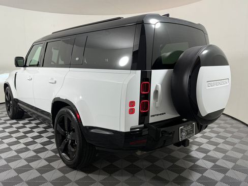 Used 2024 Land Rover Defender 130 X-Dynamic SE AWD/4WD image 3