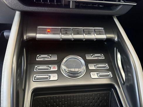 Used 2025 Lincoln Nautilus Reserve AWD/4WD image 12