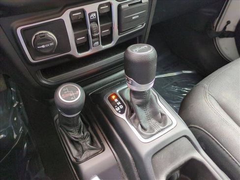 Used 2019 Jeep Wrangler Unlimited Sport S AWD/4WD image 12