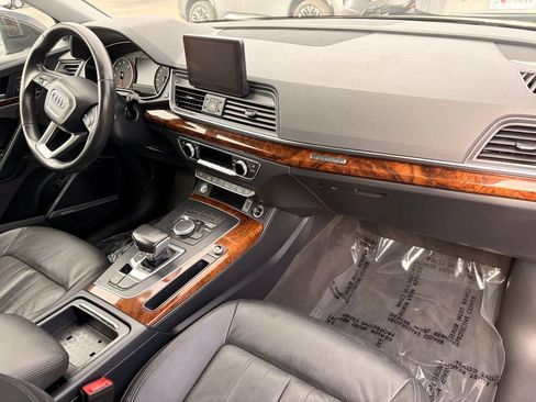 Used 2018 Audi Q5 2.0T Premium Plus w/ Premium Plus Package AWD/4WD image 12