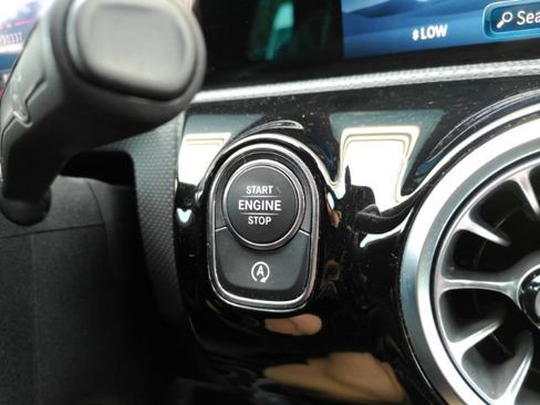 Used 2025 Mercedes-Benz CLA 250 4MATIC image 43