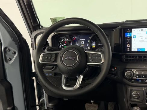 Certified 2025 Jeep Wrangler Unlimited Sahara image 14