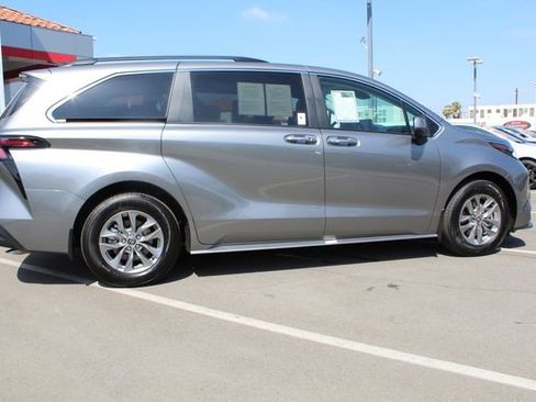 Certified 2026 Toyota Sienna XLE FWD image 22