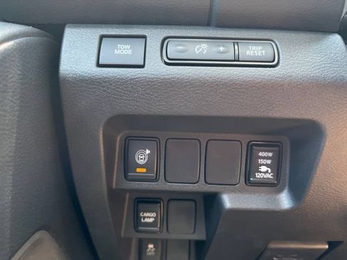 Used 2025 Nissan Frontier SV w/ SV Convenience Package RWD image 10