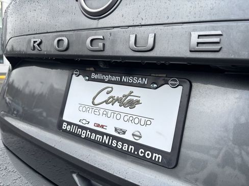 Used 2024 Nissan Rogue S image 10