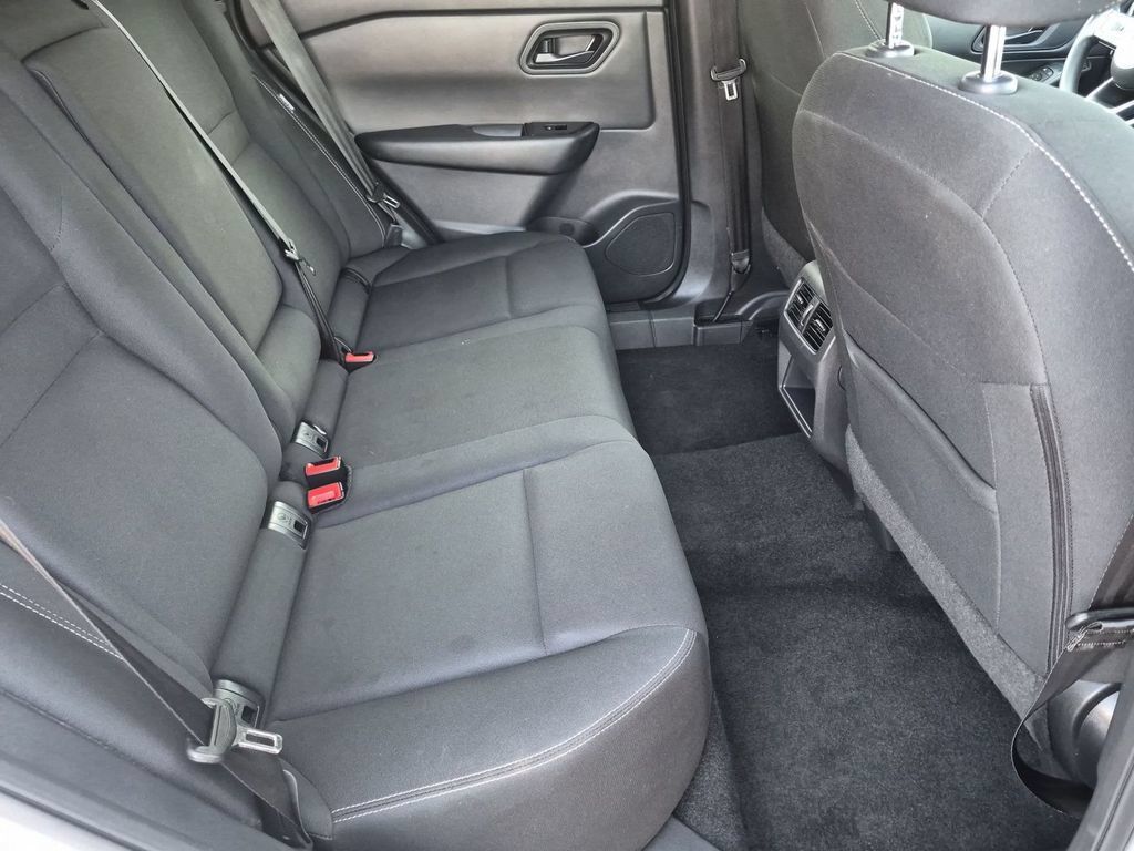 Used 2024 Nissan Rogue S AWD/4WD image 30