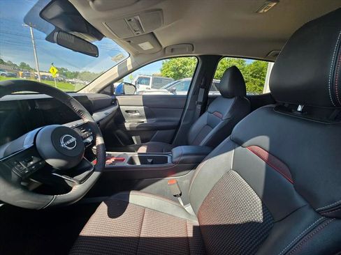 Used 2025 Nissan Kicks SR FWD image 4