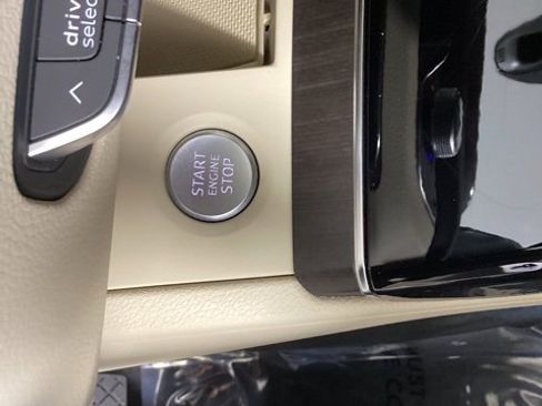 Used 2023 Audi Q5 2.0T Premium w/ Convenience Package image 27