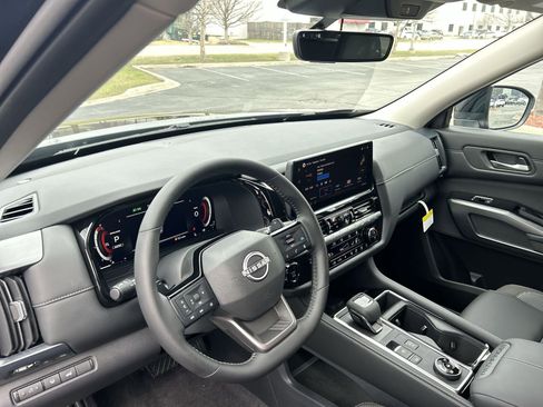 New 2026 Nissan Pathfinder SL AWD/4WD image 2