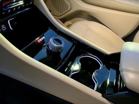 Used 2022 Jeep Grand Cherokee L Limited image 16