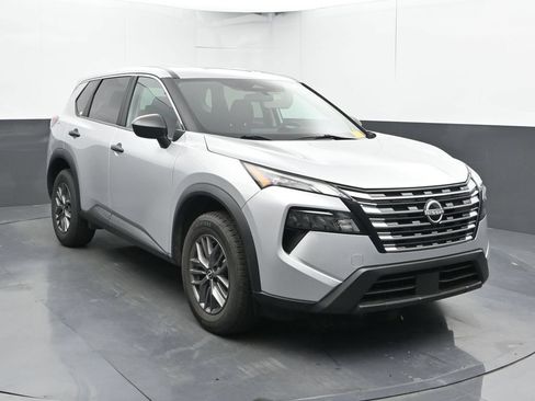 Used 2024 Nissan Rogue S FWD image 6