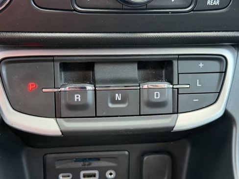 Used 2023 GMC Terrain SLT AWD/4WD image 30