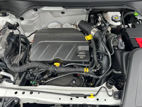 Used 2025 Buick Envista Preferred image 32