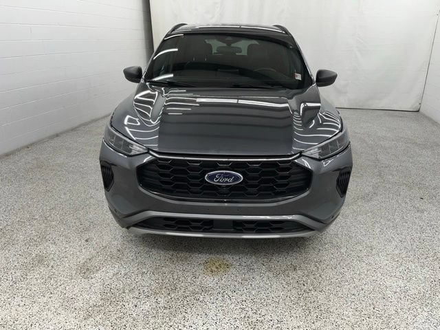 Used 2023 Ford Escape ST-Line FWD image 2