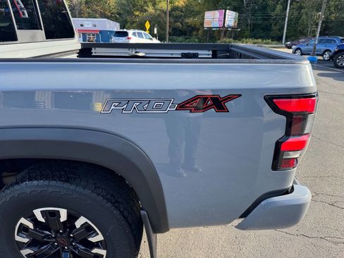 Used 2022 Nissan Frontier PRO-4X image 8
