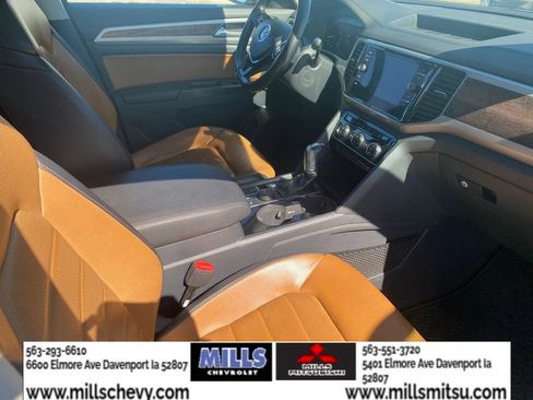 Used 2019 Volkswagen Atlas SEL Premium image 17