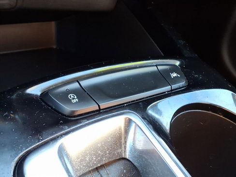 Used 2024 Chevrolet Trax LT image 16