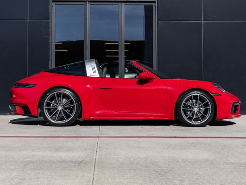 Certified 2024 Porsche 911 Targa 4 image 12