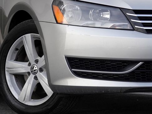 Used 2012 Volkswagen Passat TDI SE FWD image 32