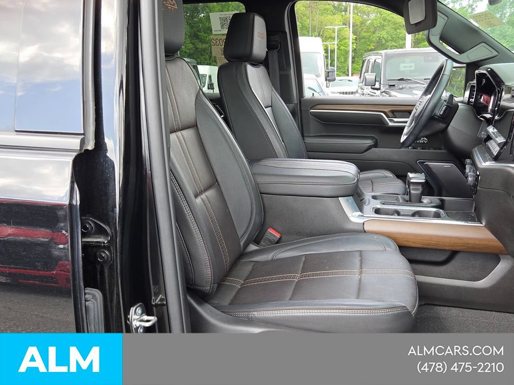 Used 2024 Chevrolet Silverado 1500 High Country w/ Midnight Edition AWD/4WD image 14