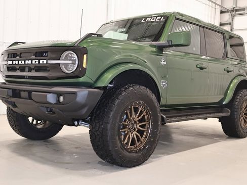 New 2025 Ford Bronco Outer Banks image 5