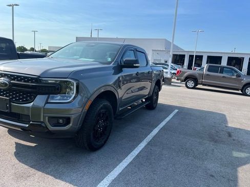 Used 2025 Ford Ranger XLT w/ Equipment Group 301A High AWD/4WD image 3